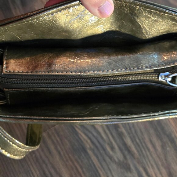 MC/MARK CHANTAL Faux Leather Ostrich Pattern Triple Compartment Crossbody NWOT - Picture 6 of 12